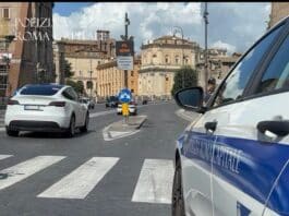 Roma, Jeep con targa clonata, telaio contraffatto e con oltre 130 violazioni in #ZTL: due persone denunciate e auto sequestrata