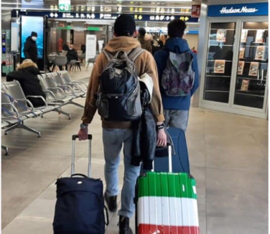 L’Italia perde 16 miliardi all’anno in capitale umano che emigra. Stipendi bassi e poche risorse pubbliche dedicate in istruzione e formazione