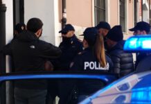 Dal controllo ossessivo alla costrizione ai rapporti sessuali, arrestato a Roma marito violento