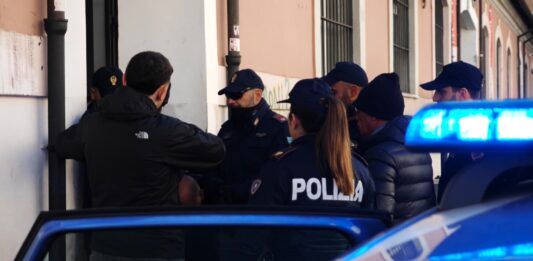 Dal controllo ossessivo alla costrizione ai rapporti sessuali, arrestato a Roma marito violento