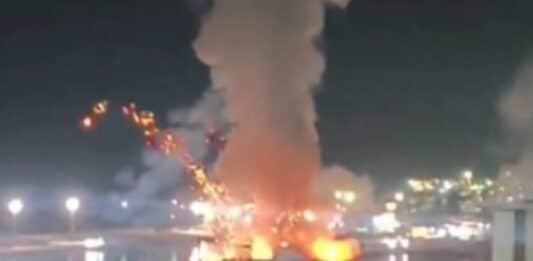 Ultimora. Gli Stati Uniti bombardano il Venezuela