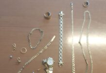 Truffano coppia di anziani e fuggono a bordo di un’auto a noleggio, scoperti da Polizia Stradale