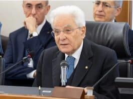 Mattarella presiede il Csm: ‘Le altre istituzioni lo rispettino’