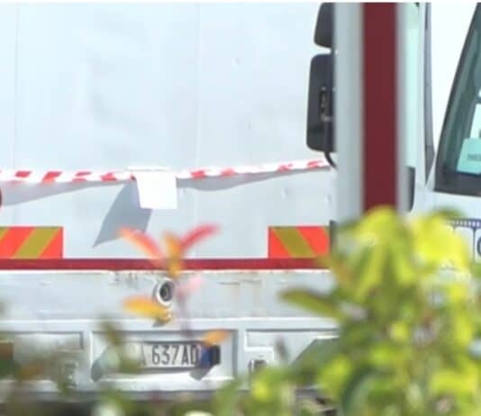 Capannelle, schiacciato tra due tir, muore un uomo di 67 anni. A lanciare l’allarme i familiari della vittima