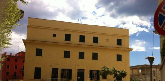 Anzio, locali, spazio per l’Ufficio relazioni con il pubblico e sede per il centro anziani “Salvini”