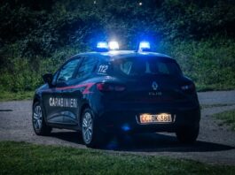 Madre in ansia per il figlio scomparso. Era in compagnia di un amico a spacciare droga