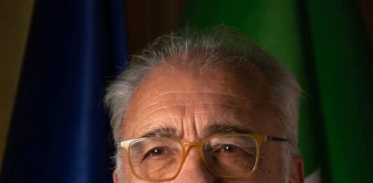 Anzio, Sospeso il consiglio comunale, riunione aggiornata a domani. Ricordato Massimo Creo