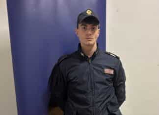 Blitz della Polizia nel fortino di Santa Palomba: arrestata donna, in casa aveva 250 dosi di cocaina