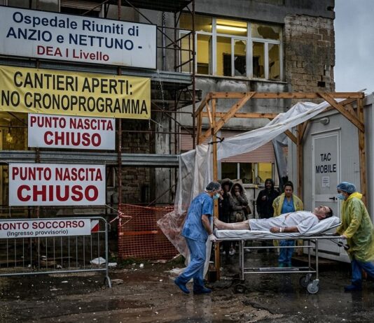 La propaganda del centrodestra si scontra con la realtà di un ospedale paralizzato