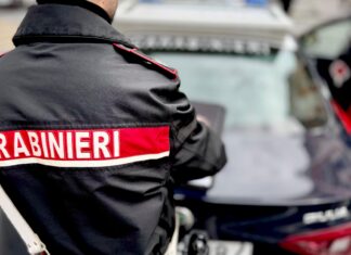 Pomezia, protesta contro rumori in strada, nella lite morde un un uomo staccandogli un dito