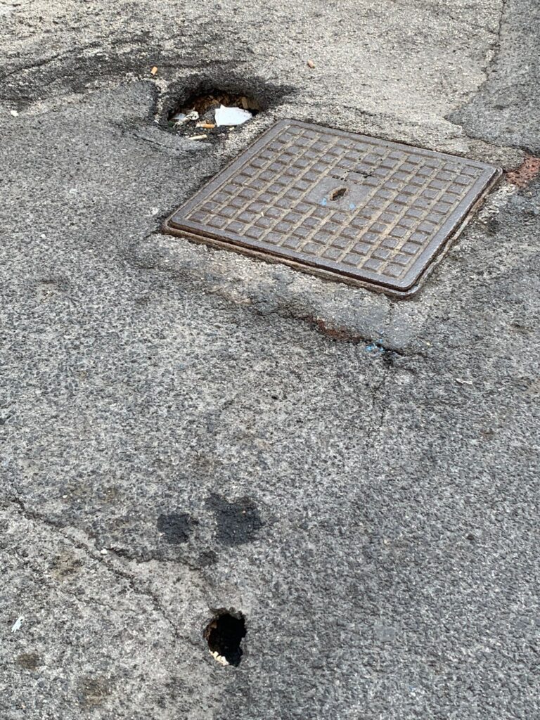 Anzio, via Baccarini, una delle vie più martoriate e dimenticate della "Periferia Portuale" 1