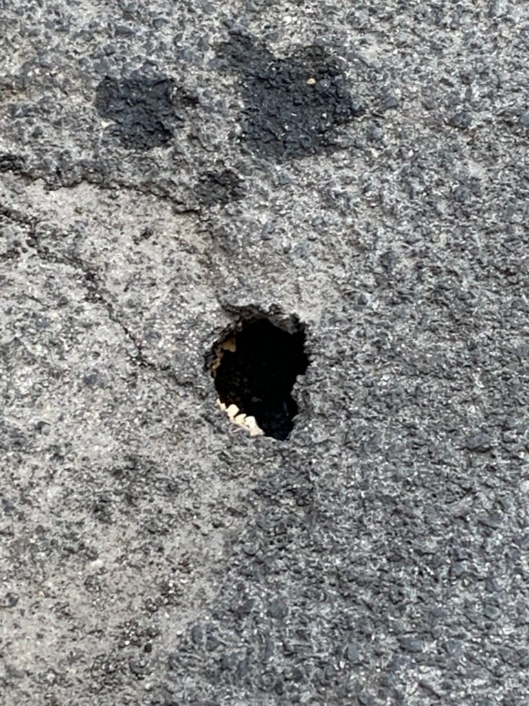 Anzio, via Baccarini, una delle vie più martoriate e dimenticate della "Periferia Portuale" 3