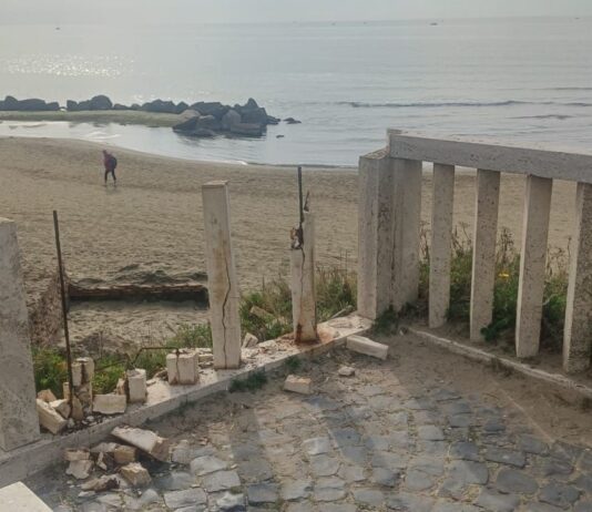 Anzio. Vandali distruggono le balaustre a piazzale Caduti di Nassiriya. Caccia ai responsabili