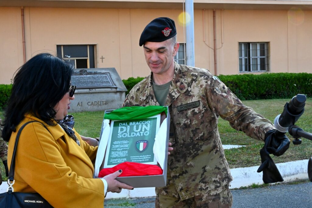 Gli alunni dell’I.C. Anzio 1 hanno partecipato alla cerimonia dell’Alzabandiera 3