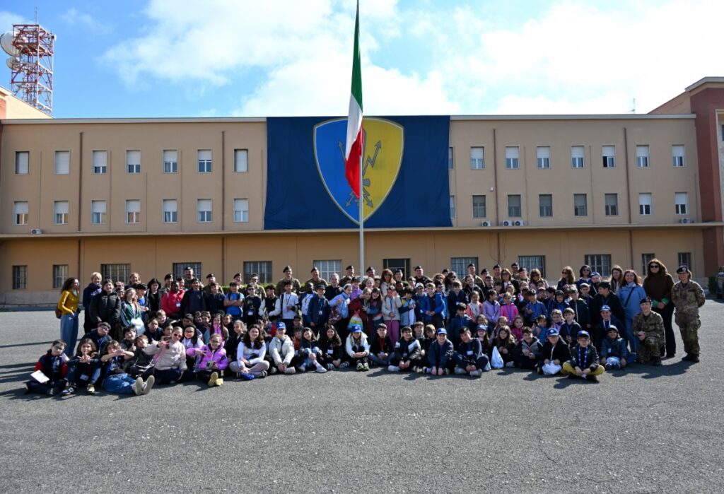 Gli alunni dell’I.C. Anzio 1 hanno partecipato alla cerimonia dell’Alzabandiera 1