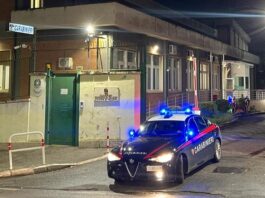 Rapina a mano armata al bancomat dell’ufficio postale, un arresto a Lariano