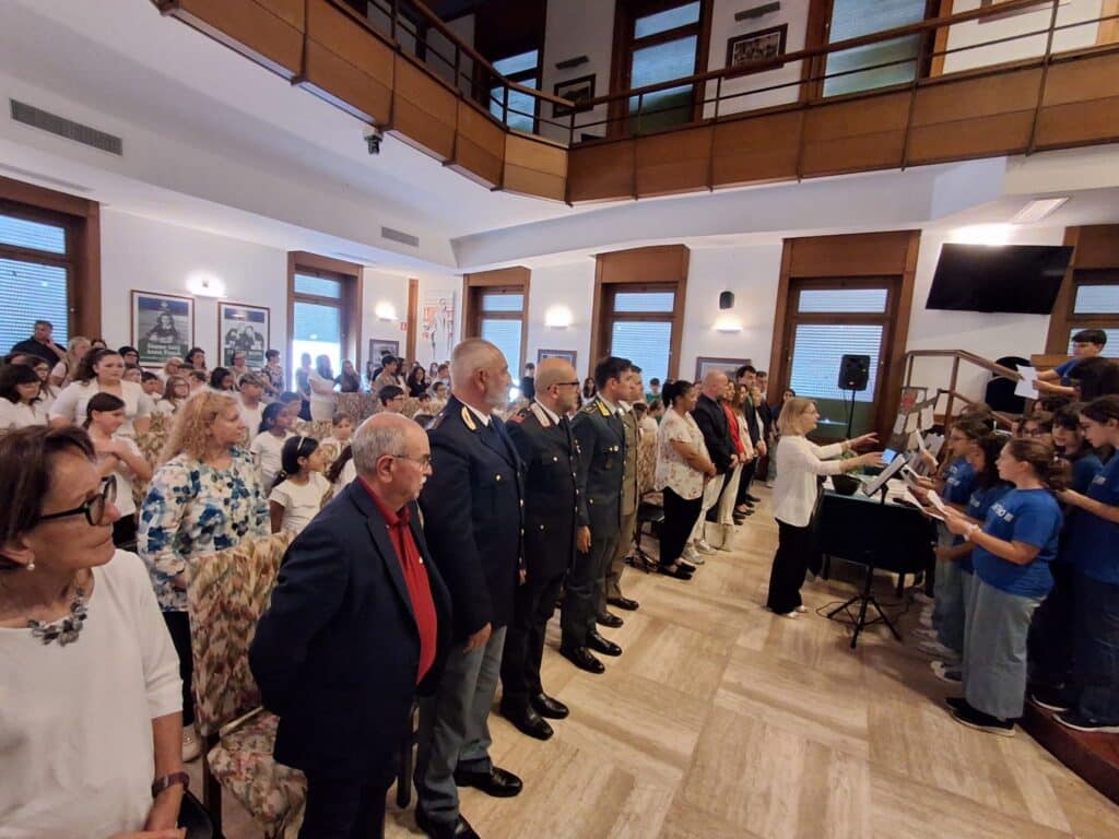 "Ricordare per non dimenticare": la Sala Consiliare si riempie della voce e dei sogni dei ragazzi dell’IC Nettuno III 1