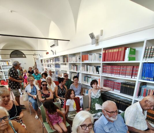 Nettuno, Grande partecipazione per “I Pieni di Vita”: si chiude il VII Festival della Poesia dei Poeti Estinti