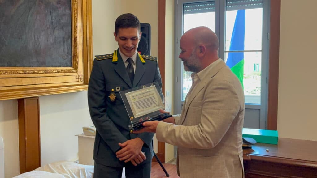 I sindaci di Anzio e Nettuno hanno salutato il comandante la Guardia di Finanza Cristiano Simonitti e accolto il nuovo comandante Diego Abbatiello 2