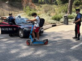 Roma, obbligo di assicurazione targa e casco per i monopattini, pioggia di multe dei Carabinieri