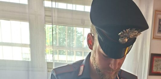 Stretta dei Carabinieri su Nettuno: due arresti per droga e due denunce per furto di costumi
