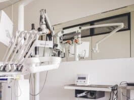Latina, scoperto studio dentistico abusivo: sequestrato l’ambulatorio in una casa