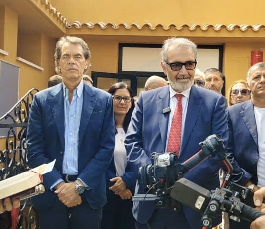 Passerella elettorale e bugie, all’inaugurazione dell’ospedale e della casa di comunità