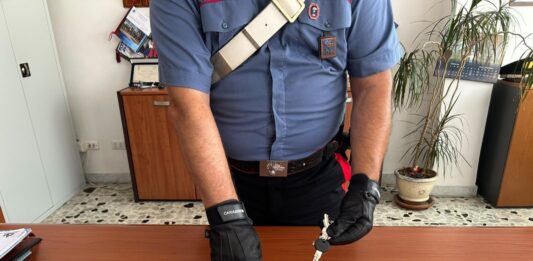 Velletri, sorpresi dai Carabinieri mentre tentano di indrodursi in un’abitazione: due arresti grazie alla segnalazione di un cittadino
