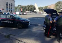Ostiense, 56enne colpita al volto e rapinata mentre pagava il tagliando del parcheggio