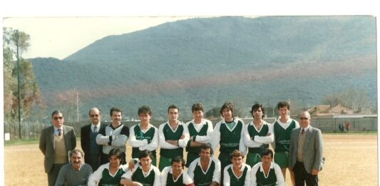 Il Pallone di Terra, i Valori di un’Epoca: Quando il Calcio Era Unione, Vita e Famiglia nella Storica “Nuova Circe”