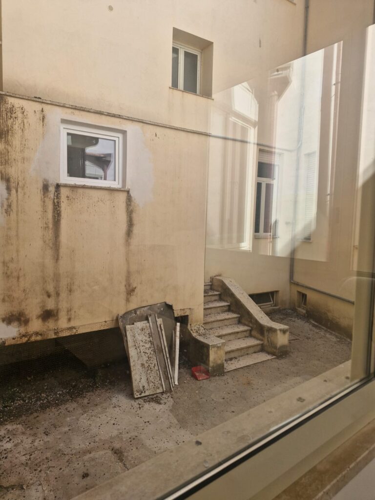 Alla Casa di Comunità di Nettuno, non ancora inaugurata il controsoffitto già cade a pezzi 4