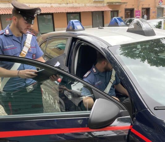 Roma, attende la ex in strada e la aggredisce. Arrestato 38enne per maltrattamenti