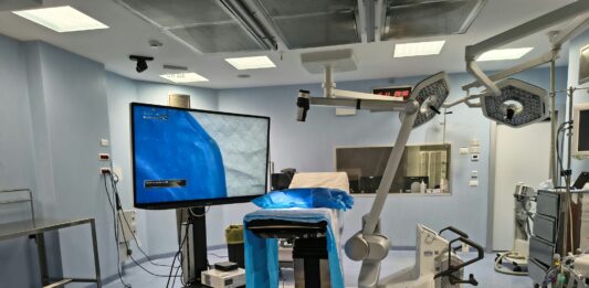 Interventi più precisi e sicuri, la Neurochirurgia del “Goretti” si dota di un microscopio digitale 3D 4K