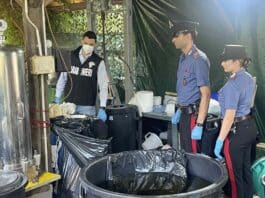 I Carabinieri scoprono raffineria di coca nelle campagne di Latina, sequestrati 28 kg di droga