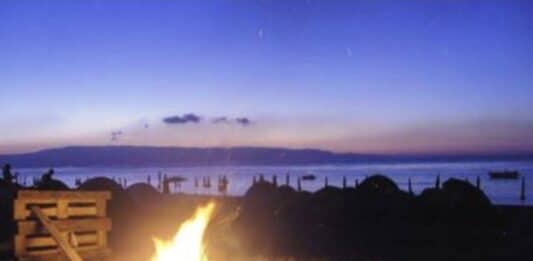 Nettuno, firmata l’ordinanza di Ferragosto: spiaggia divieto di campeggio, falò e fuochi d’artificio In Libera Uscita 2