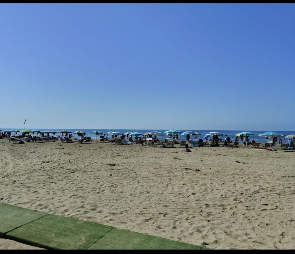 Spiagge libere attrezzate: tra l'inciviltà di alcuni bagnanti e il valore dei gestori “custodi” 1