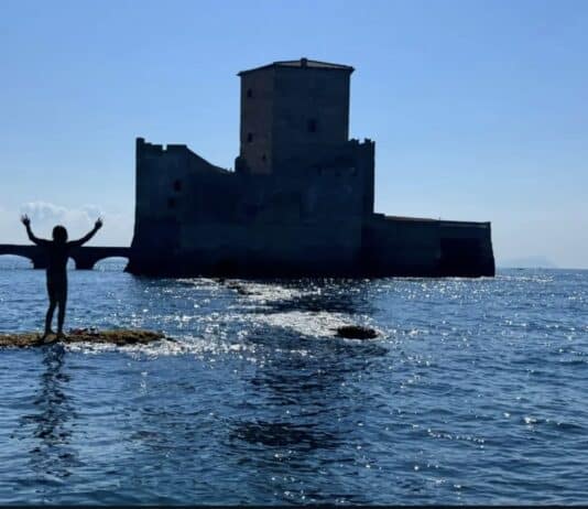 Nettuno, Umberto Gatti: 10 km a nuoto per salvare la storia
