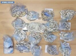 Roma Termini, la Polizia di Stato sequestra oltre 7,800 kg di cocaina, erano dentro al bagaglio di un giovane