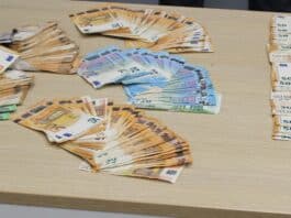 Con l’auto in panne in A/1 nascondevano 40mila euro frutto di una truffa ad un anziano
