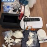 Ostia, appartamento a due passi dal mare adibito a base logistica per lo spaccio: 2 arresti della Polizia, sequestrata cocaina e crack In Libera Uscita 5