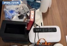 Ostia, appartamento a due passi dal mare adibito a base logistica per lo spaccio: 2 arresti della Polizia, sequestrata cocaina e crack
