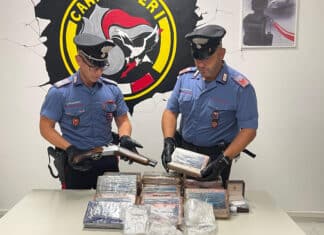 Cisterna, Maxi blitz antidroga dei Carabinieri: sequestrati 26 kg di cocaina , Rolex è un fucile a canne mozze In Libera Uscita 8
