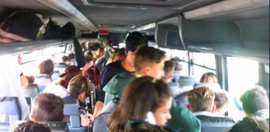Mezzi Cotral sovraccarichi, disagi per gli studenti di Anzio. Sollecito per corse aggiuntive