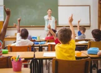 Inizia l’anno scolastico, tornano sui banchi 8.941 studenti. Da martedì i primi rientri in classe In Libera Uscita 18
