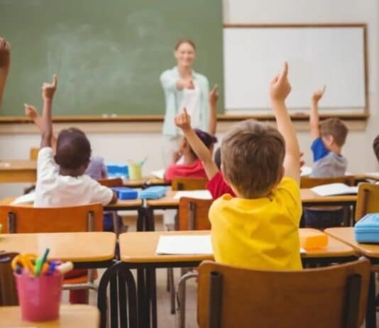 Inizia l’anno scolastico, tornano sui banchi 8.941 studenti. Da martedì i primi rientri in classe In Libera Uscita 1