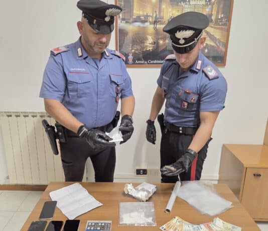 Nettuno, getta la droga dal finestrino al posto di blocco, i Carabinieri arrestano 39enne
