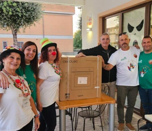Da Anzio a Roma, la rete delle associazioni regala sorrisi e un forno alla “Casa di Enzo”