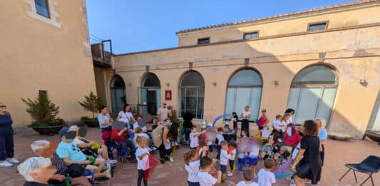 Nettuno, Festa al Forte San Gallo, i bimbi della scuola dell’infanzia Nadalin giocano con i nonni di Villa Gaia