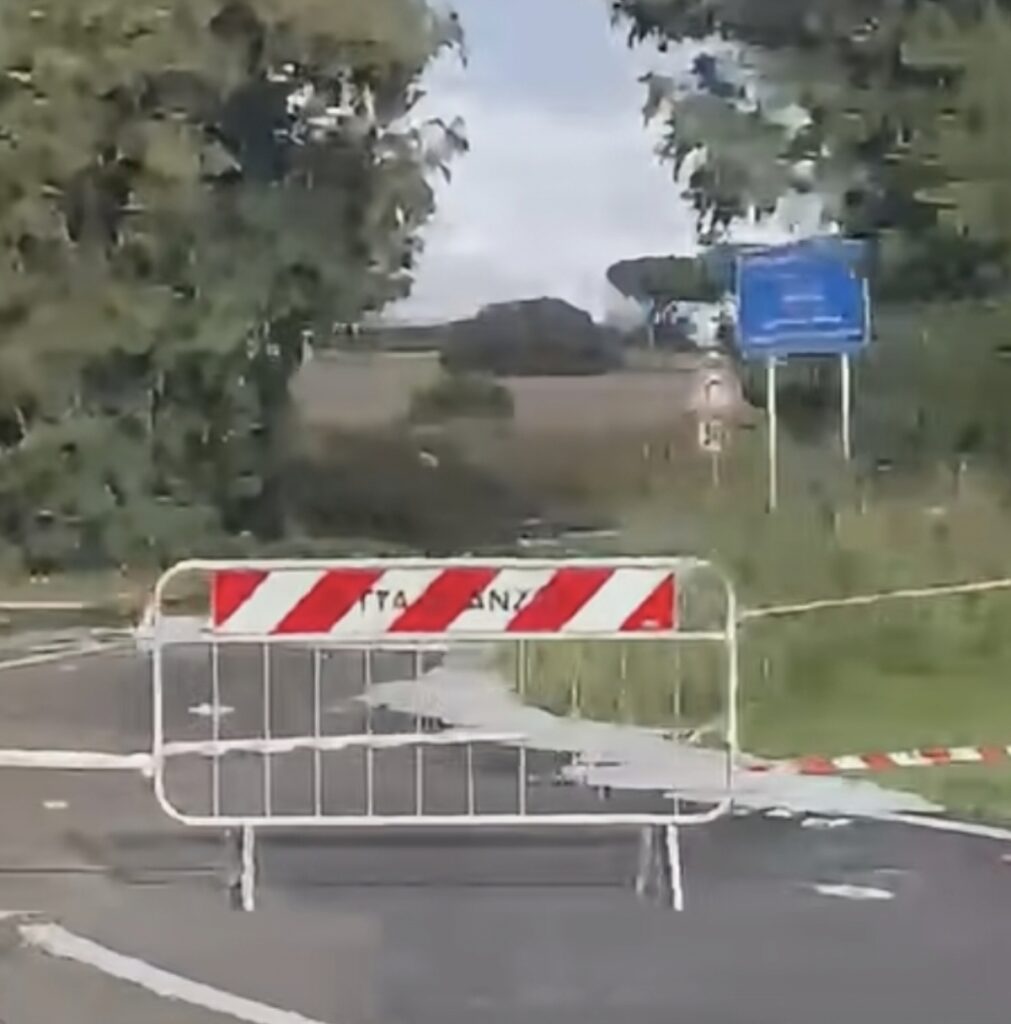 Anzio, Una strana schiuma bianca nel fosso tra via Ardeatina e via delle 5 miglia 1
