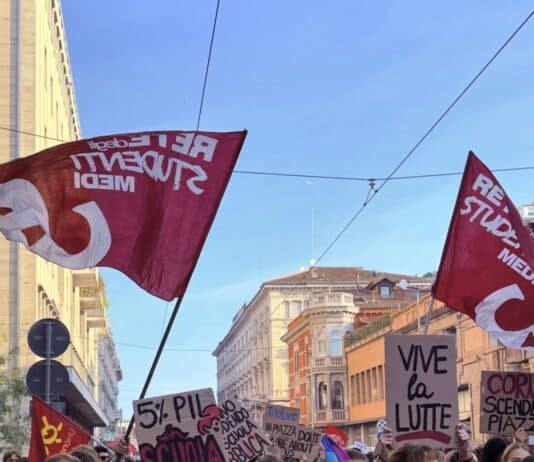 Studenti: “Soldi alla scuola, non alle armi”, migliaia in piazza per il “No Meloni day”